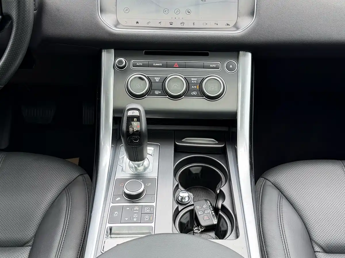 Land Rover Range Rover Sport 2017 3.0 SC V6 SE фото 17