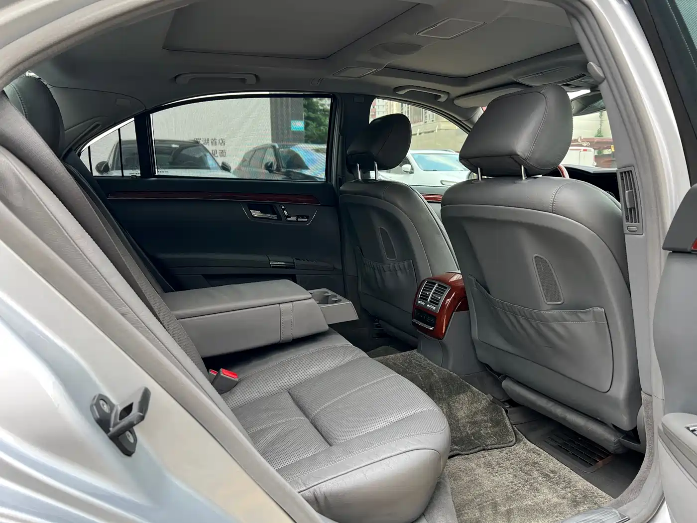Mercedes-Benz S-Class фото 8