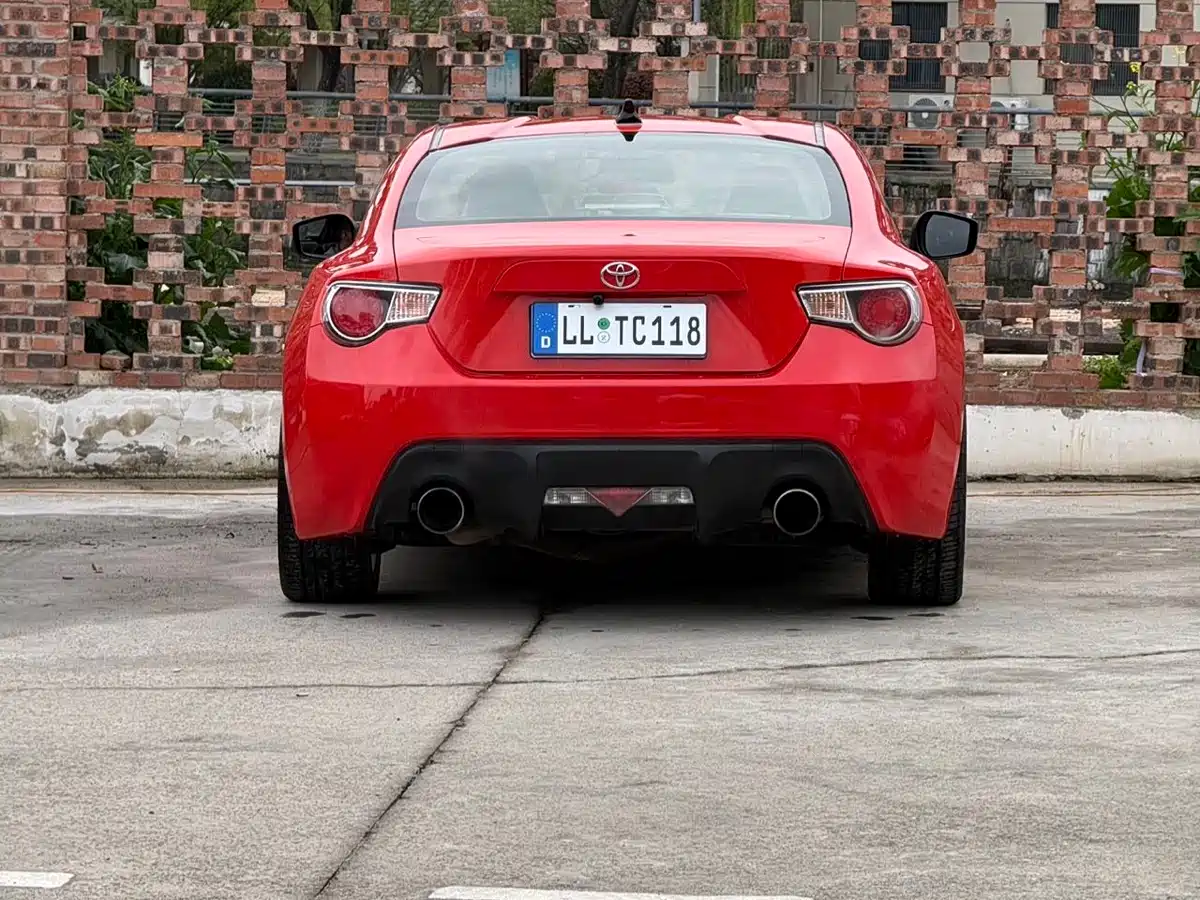Toyota 86 2013 2.0L Automatic Luxury фото 11