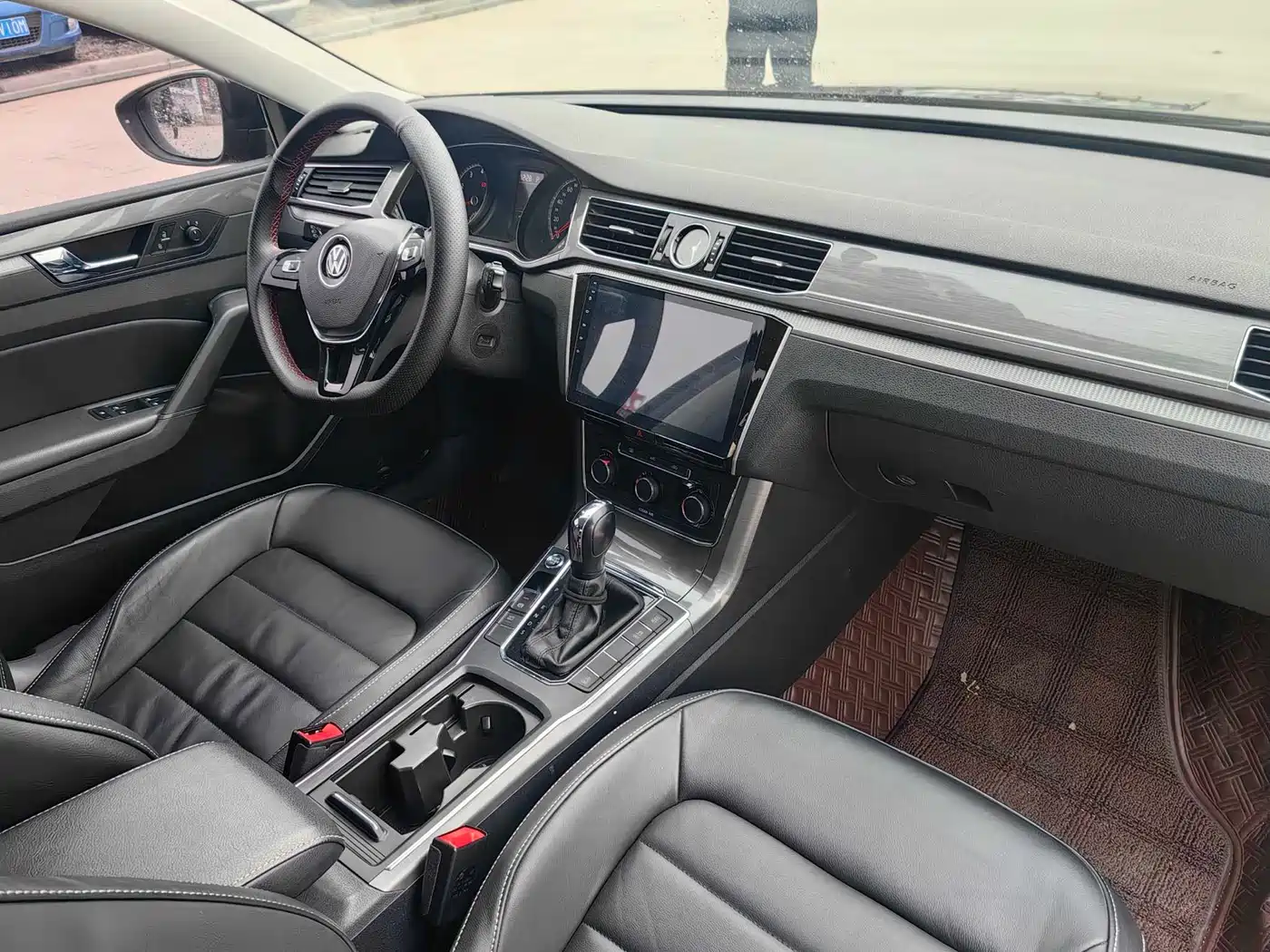 Volkswagen Passat 2017 280TSI DSG Prestige фото 6