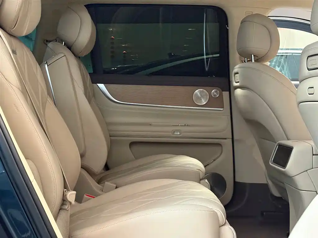AITO Wenjie AITO M9 2025 Extended Range Ultra 52kWh 6-Seater фото 18