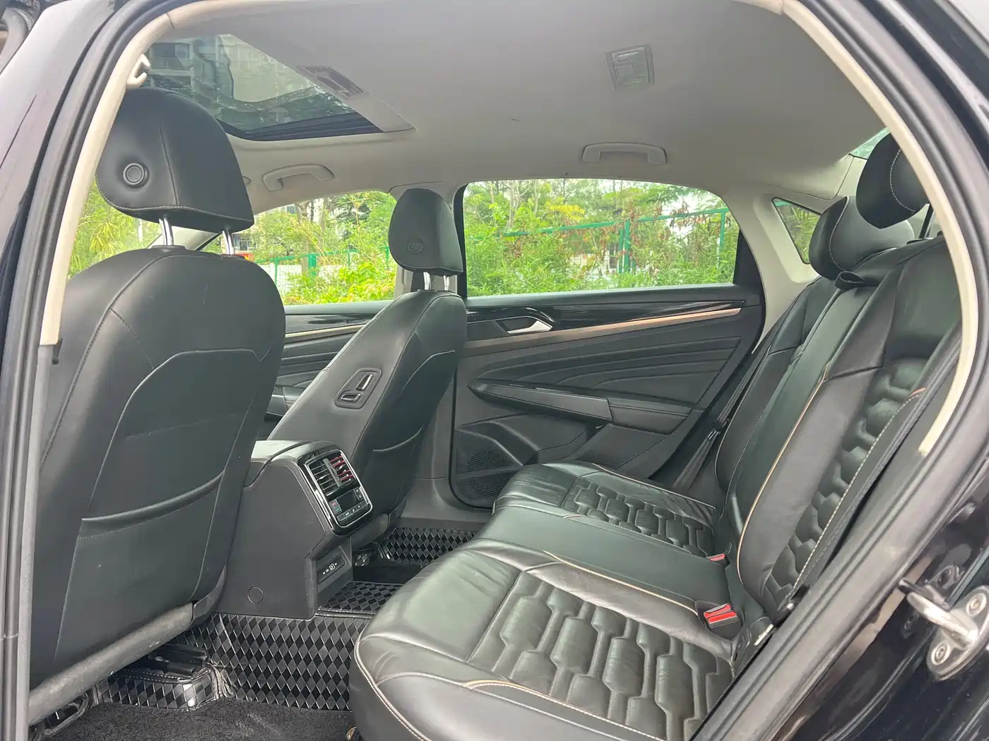 Volkswagen Passat 2021 Model 280TSI Elite Edition фото 6