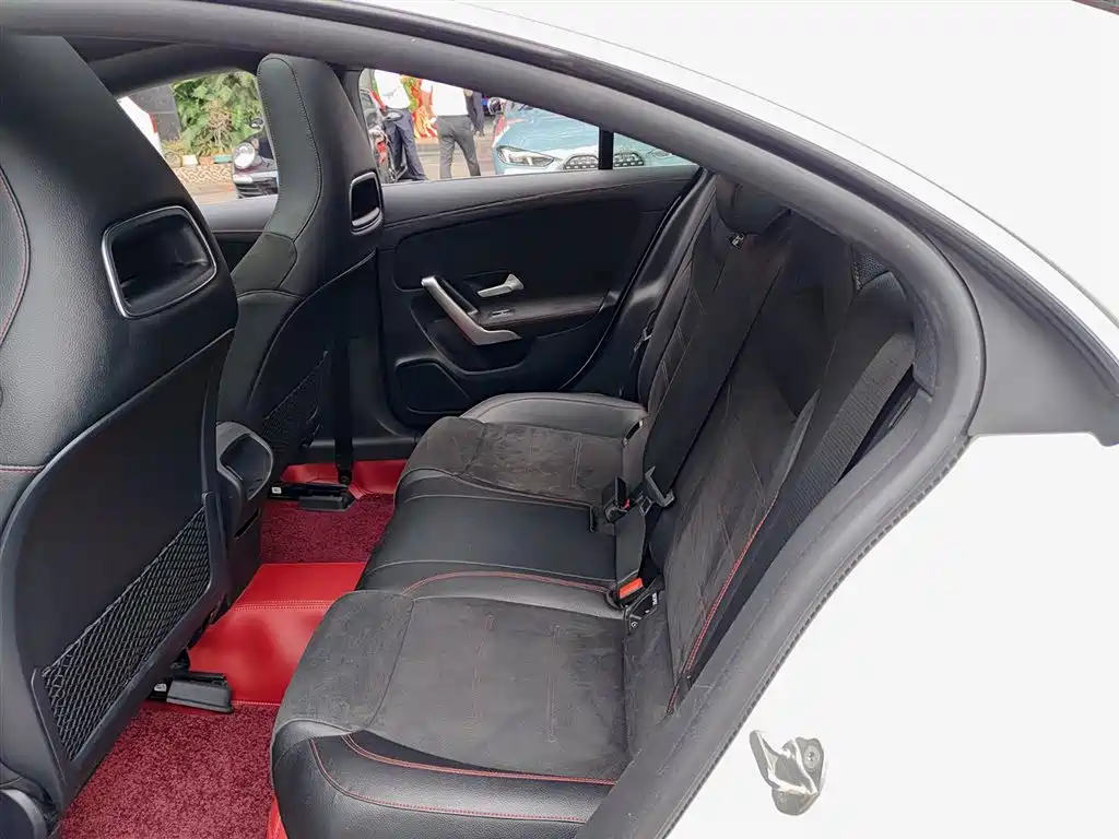 Mercedes-Benz CLA (Import) 2020 CLA 200 фото 8
