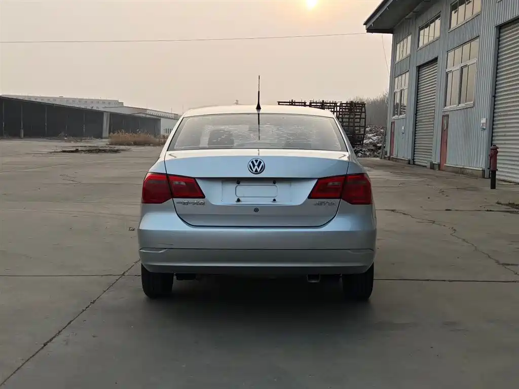 Volkswagen Jetta 2015 Value Edition 1.6L Manual Fashion фото 4