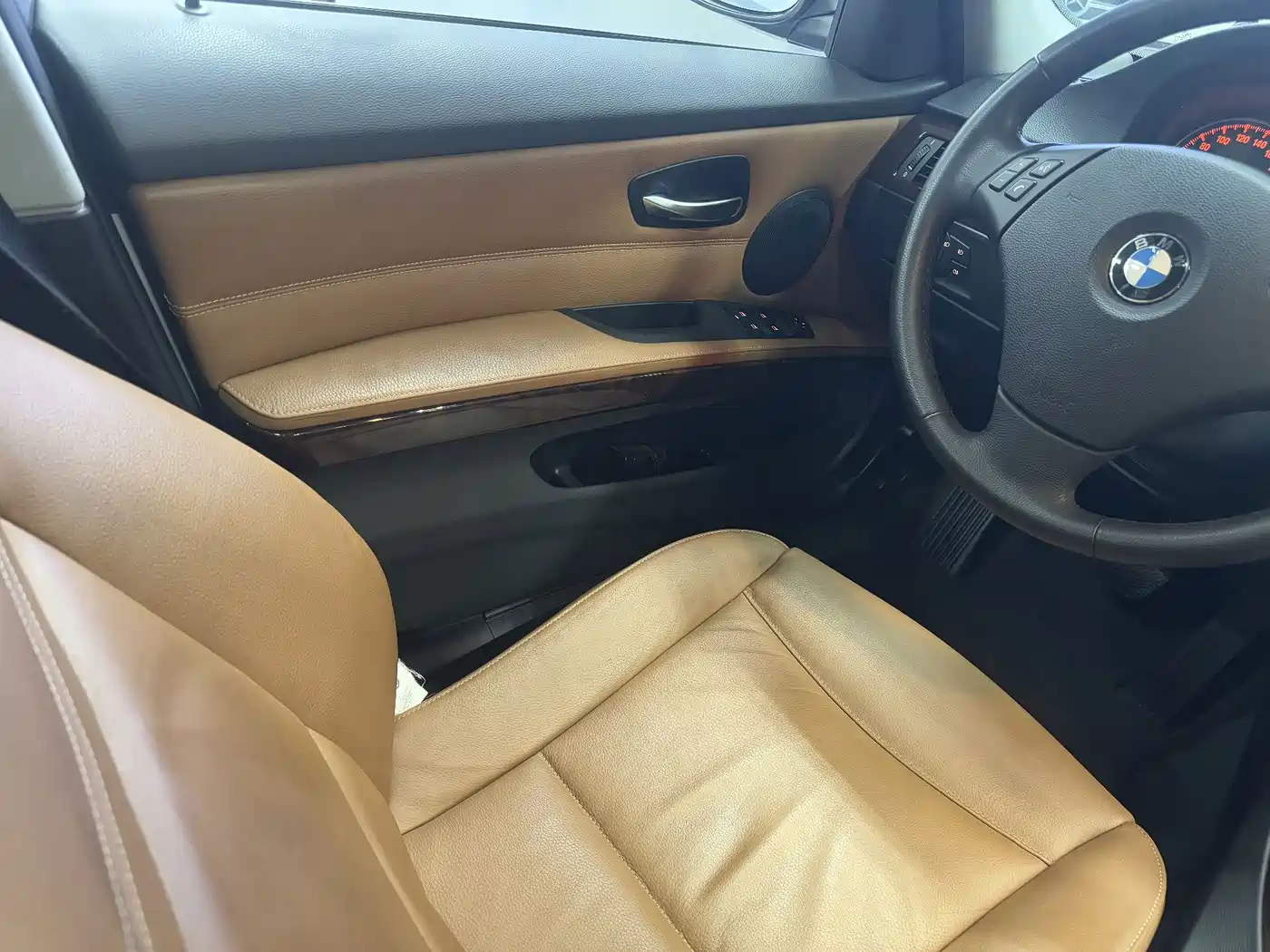 صورة 12 - BMW 3 Series