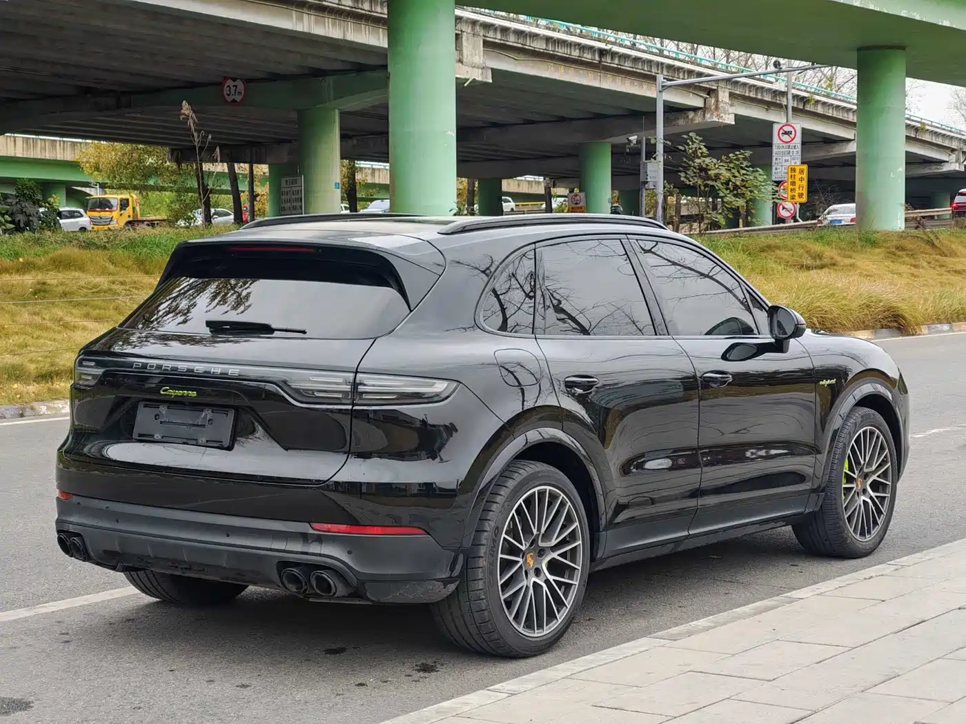2023 Porsche Cayenne New Energy