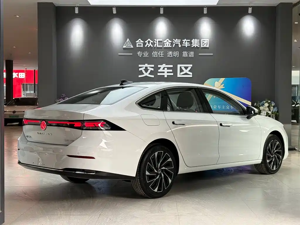 Volkswagen Sagitar 2025 300TSI DSG High-end Model фото 5