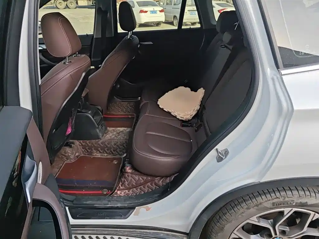 BMW X1 2022 sDrive20Li Fashion фото 14