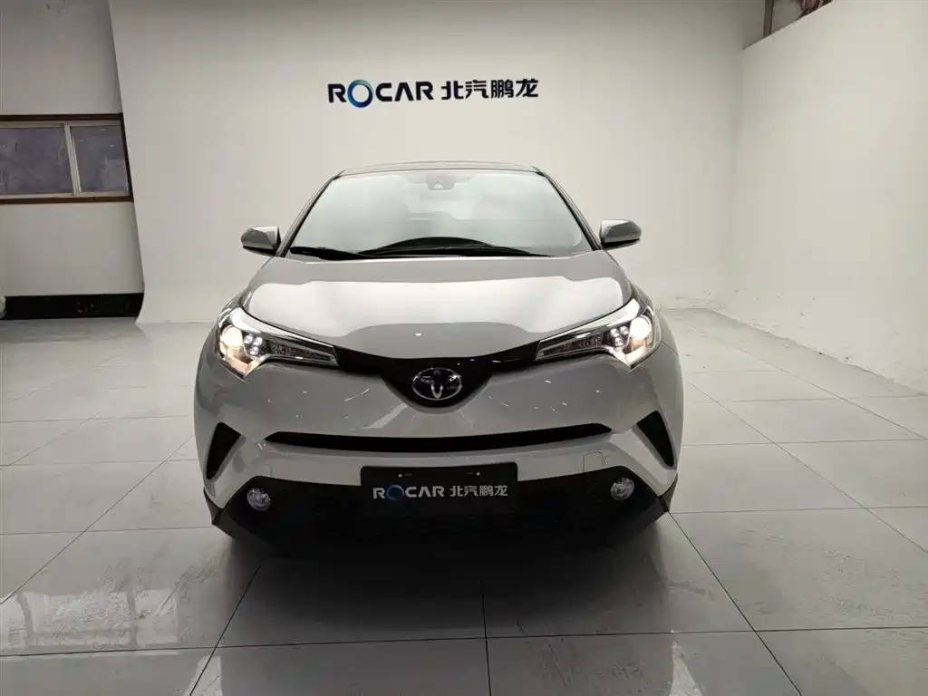 Toyota C-HR 2020 Model 2.0L Leading фото 23