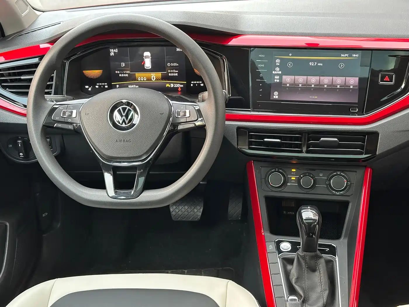 Volkswagen Polo 2023 Facelift Plus 1.5L Auto Chroma Tech Edition фото 12