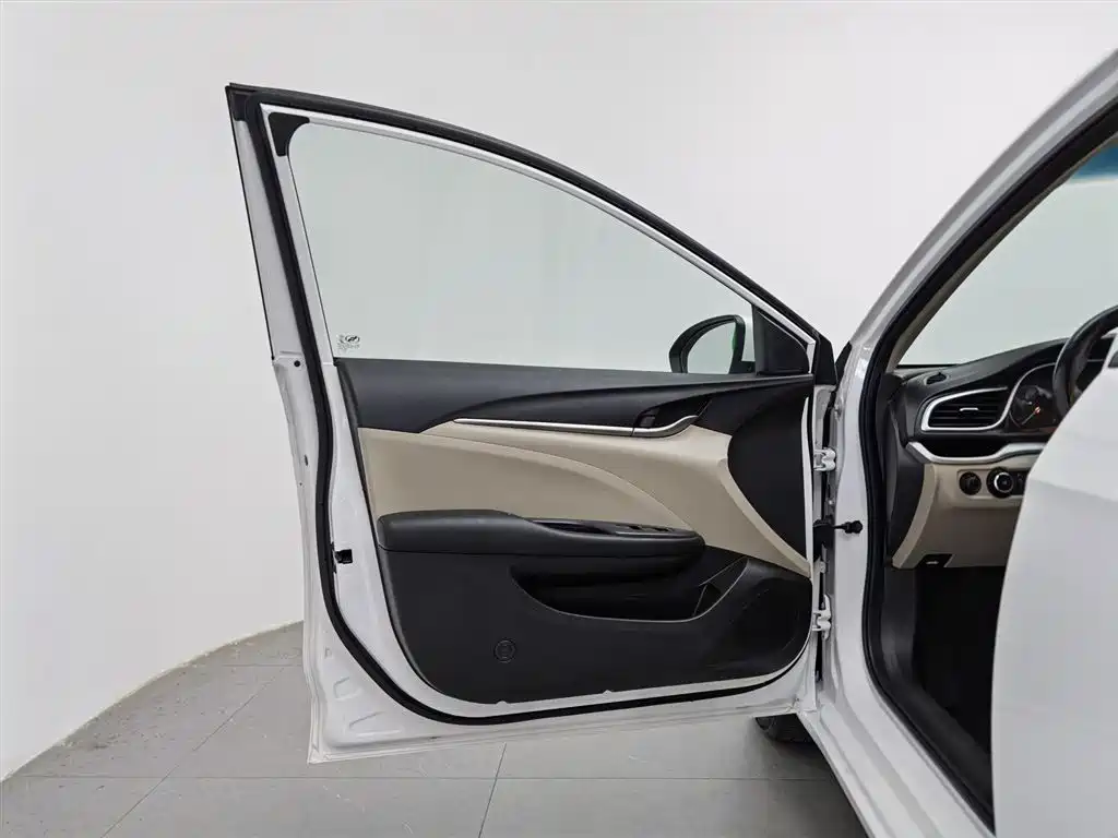 Buick Excelle 2021 Exemplar 1.5L Auto Progressive фото 8