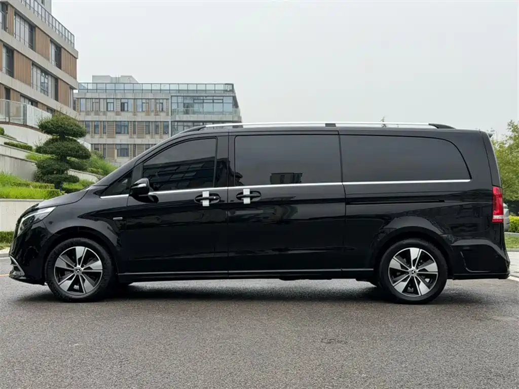 Mercedes-Benz V-Class 2022 V 260 L Long Wheelbase Prestige Edition фото 11