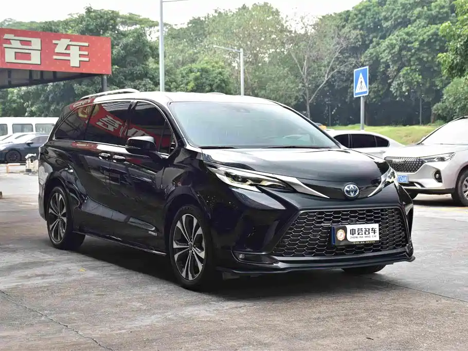 Toyota Granvia 2023 2022 2.5L Hybrid Premium Edition