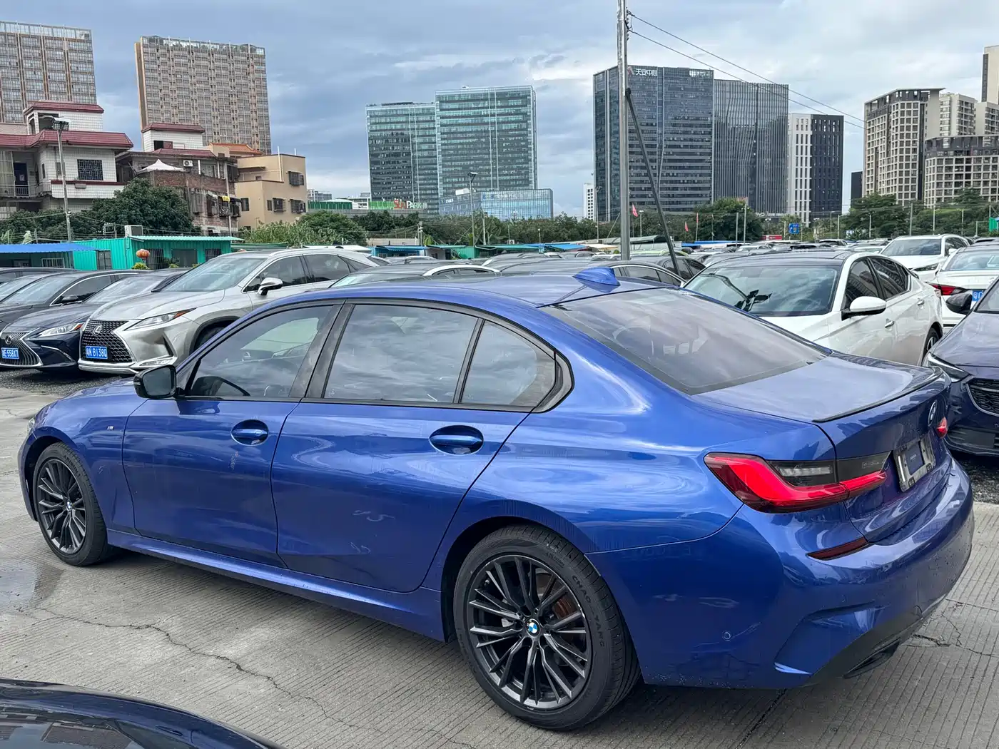 BMW 3 Series 2020 325Li M Sport Black Night Package фото 2