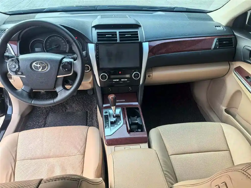 Toyota Camry 2012 2.5G Luxury Edition фото 7