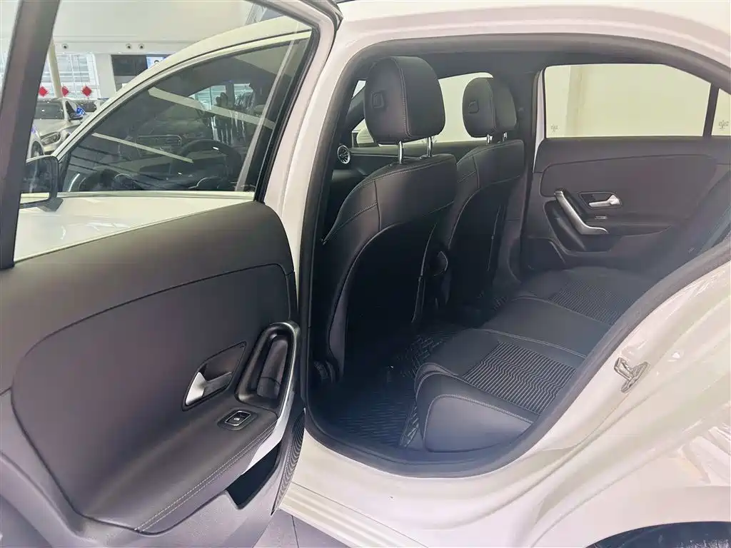 Mercedes-Benz A-Class (Import) 2022 A 200 Dynamic фото 23