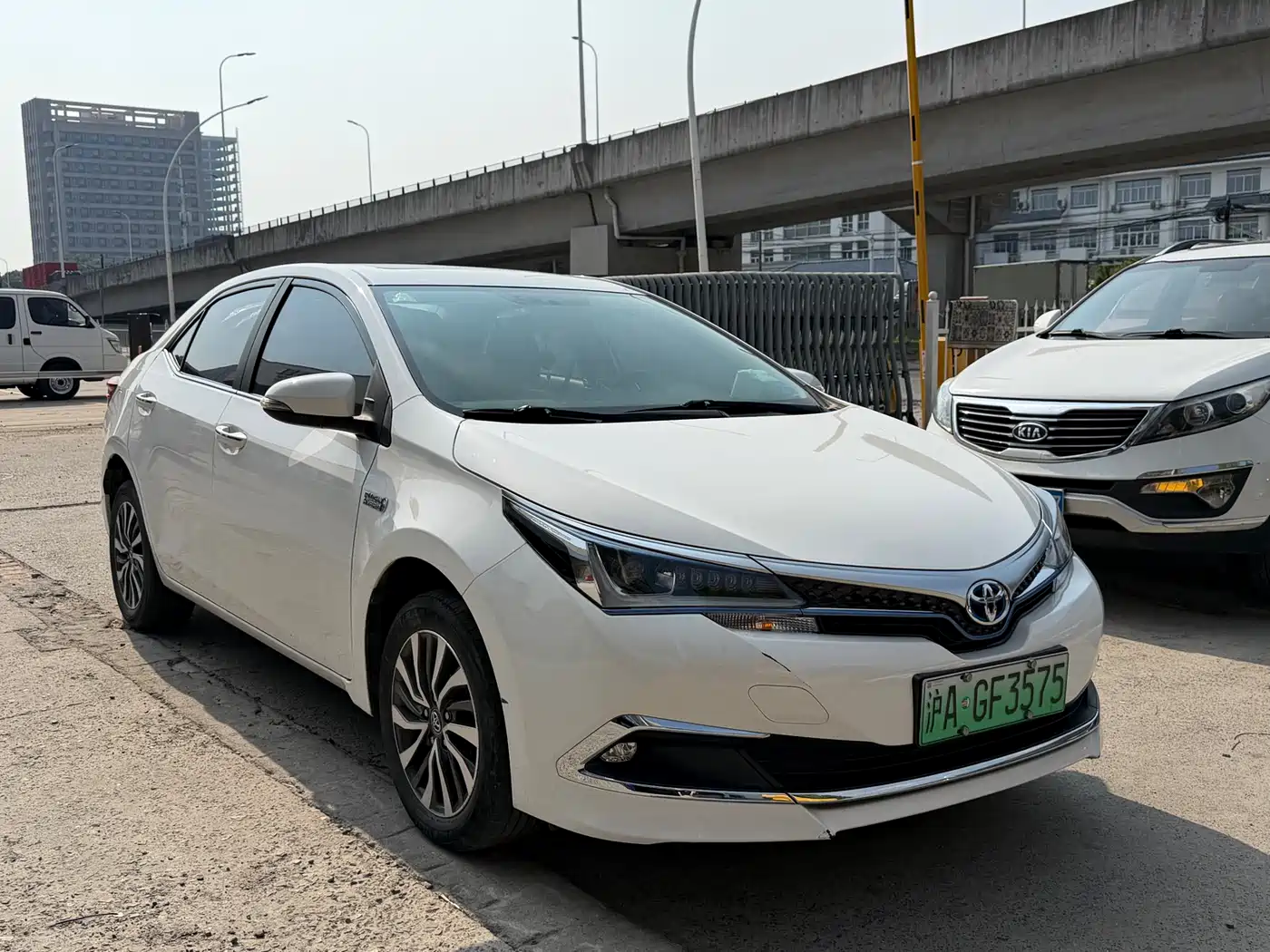 Toyota Corolla 2021 Hybrid 1.8L E-CVT Elite Edition фото 2