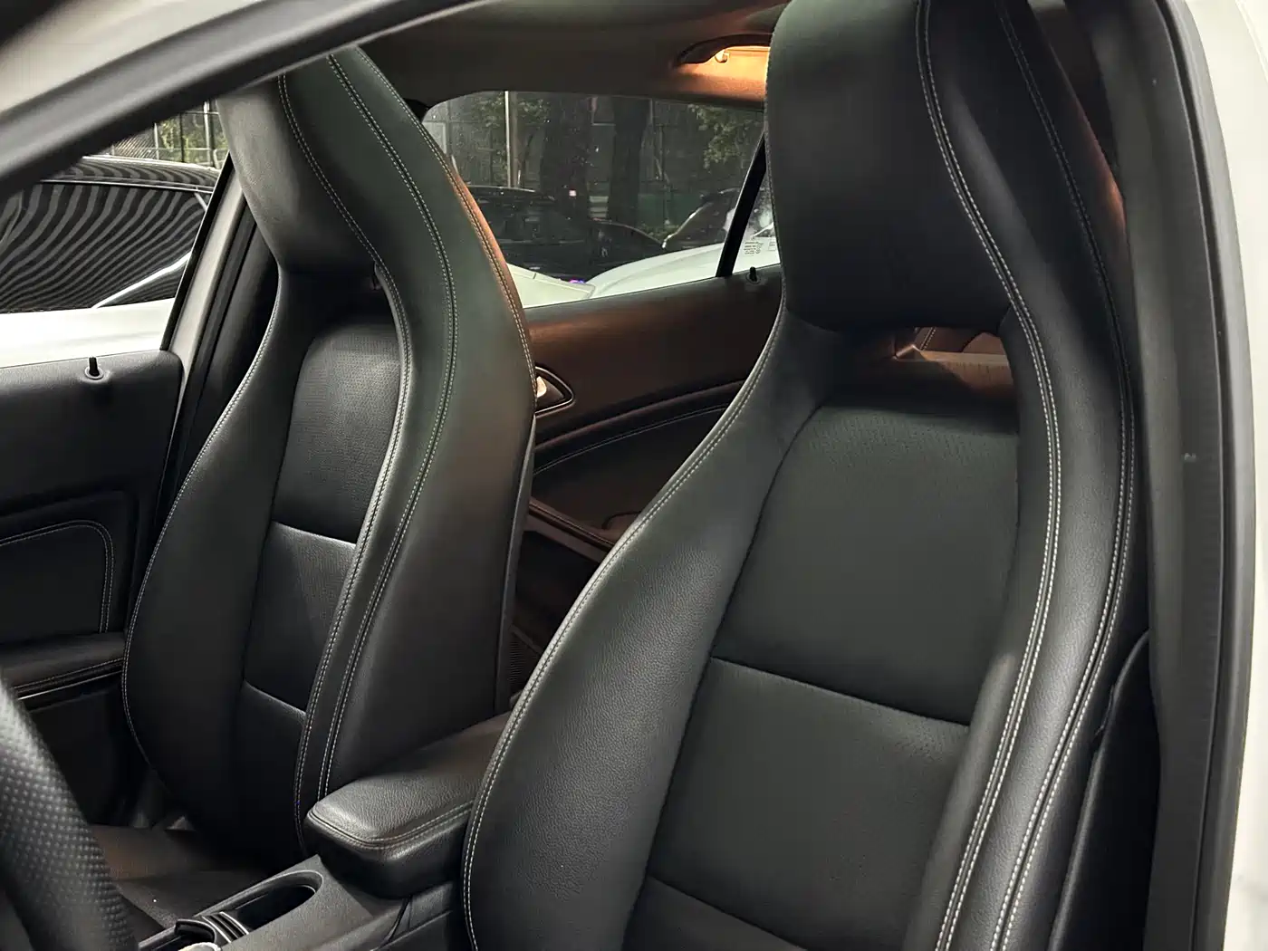 Mercedes-Benz GLA 2015 GLA 220 4MATIC Fashion Edition фото 4