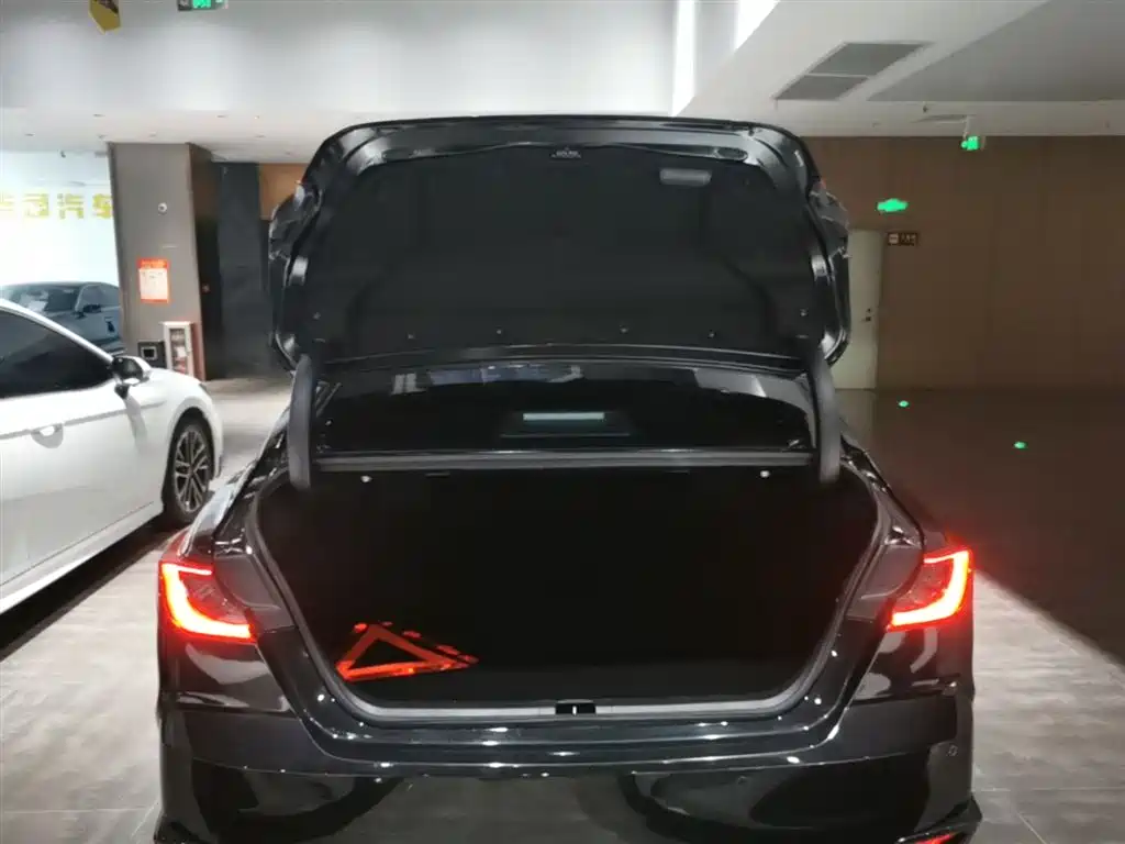 Toyota Camry 2024 Model Dual Hybrid 2.0HS Sport Edition фото 19