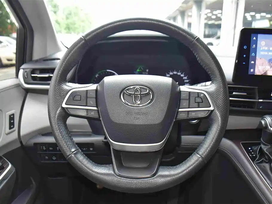 Toyota Granvia 2023 2022 2.5L Hybrid Premium Edition