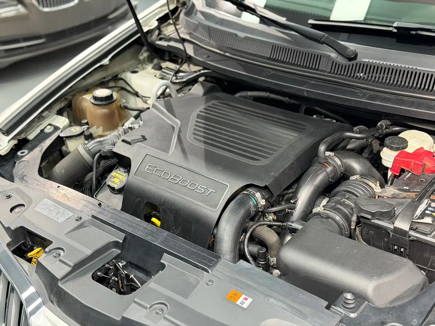 Lincoln MKT 2011 2010 Model 3.5T EcoBoost AWD