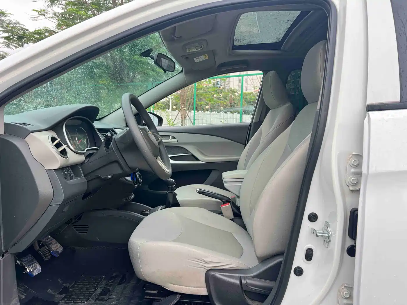 Chevrolet Sail 2016 Sail 3 1.3L Manual Comfort Sunroof Edition фото 5