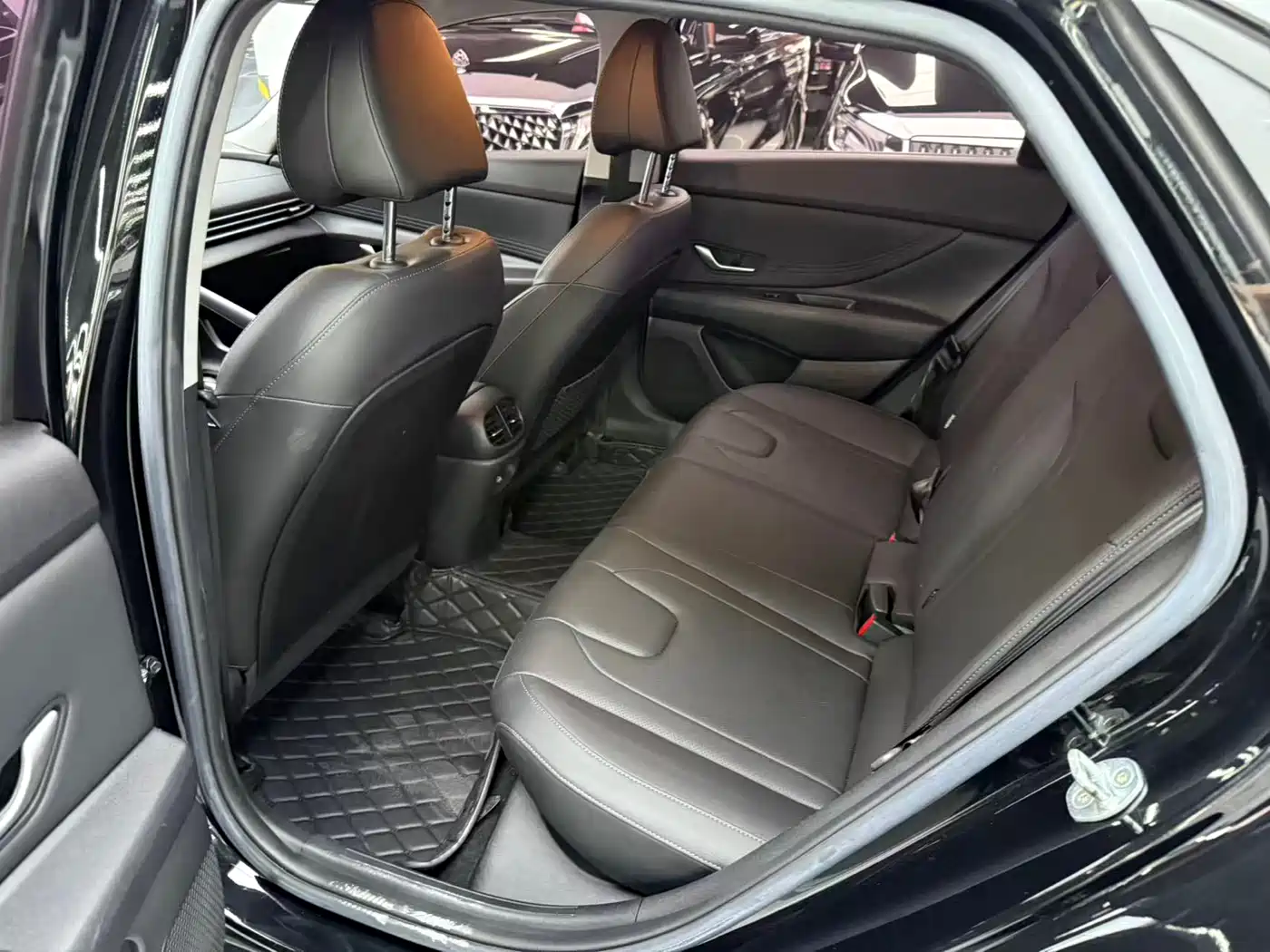 Hyundai Elantra 2023 1.5L CVT GLX Elite Edition фото 9