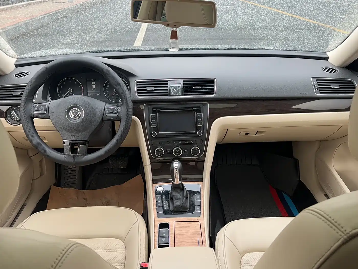 Volkswagen Passat 2014 1.8TSI DSG Executive Edition фото 11