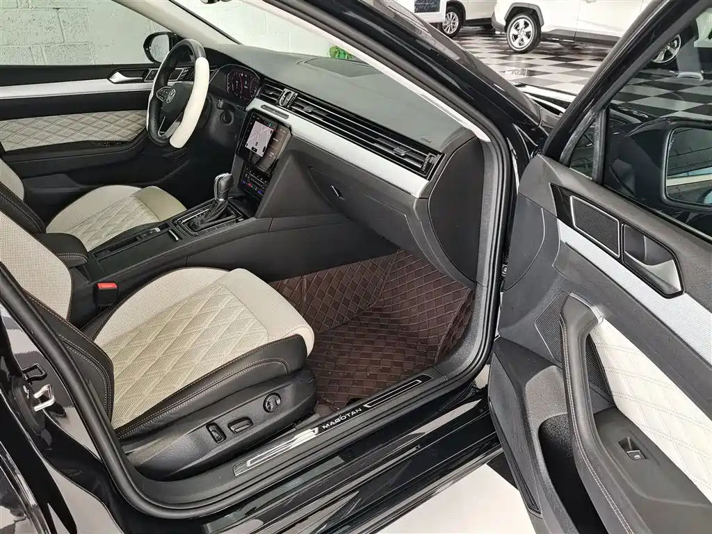 Volkswagen Magotan 2023 Model 2 Million Commemorative Edition 330TSI DSG Luxury фото 19