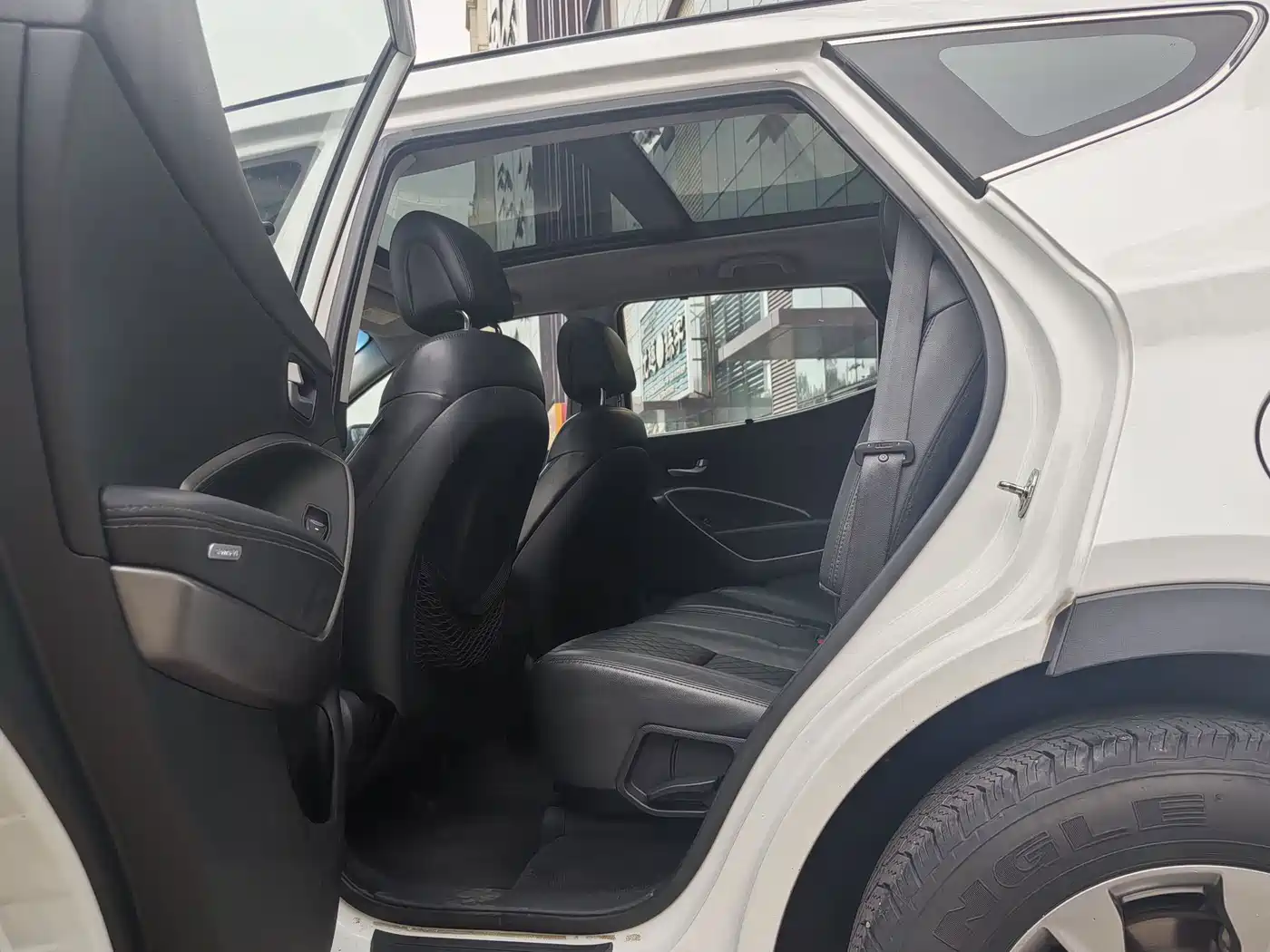 Hyundai Santa Fe 2014 2013 Model 2.4L Automatic 2WD Smart