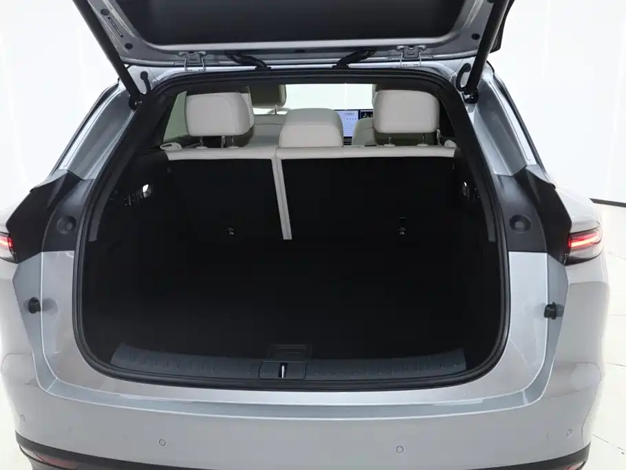 Li Auto i6 2025 2025 4WD Base Model