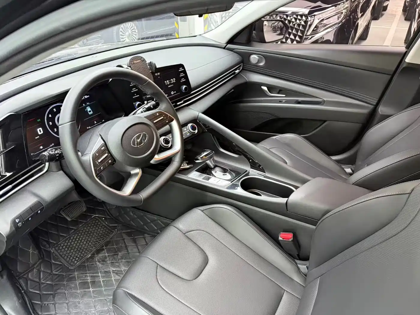 Hyundai Elantra 2023 1.5L CVT GLX Elite Edition фото 5