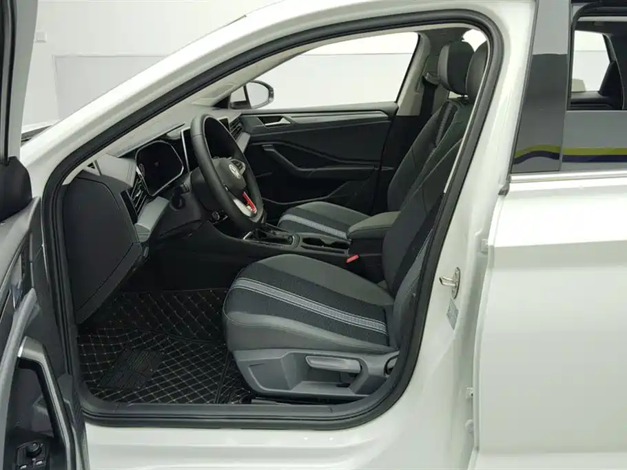 Volkswagen Sagitar 2024 300TSI DSG Flying Edition фото 9
