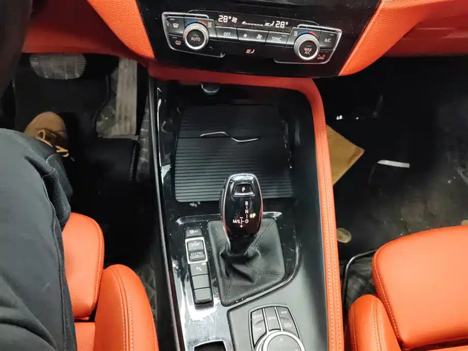 BMW X2 2023 sDrive25i M Sport Shadow Edition фото 16