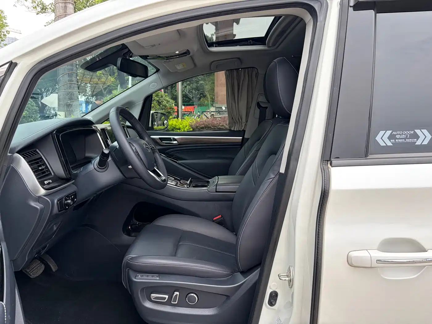 GAC Trumpchi Trumpchi M8 2021 Leading Show Series 390T Ultimate Edition фото 11