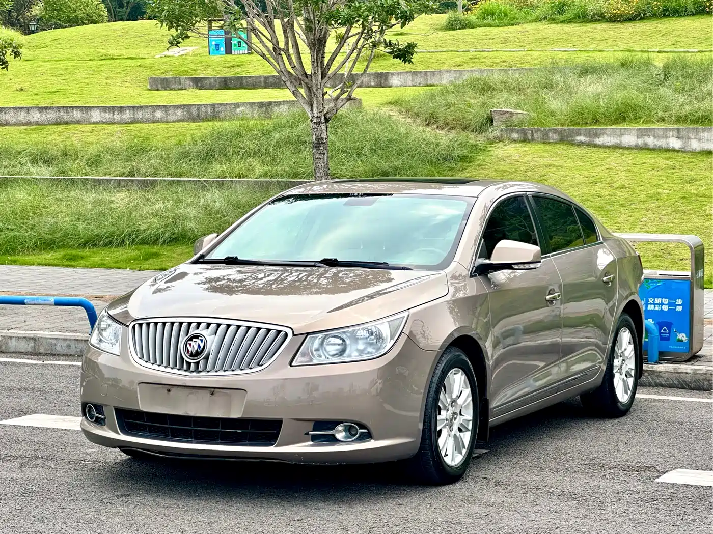 Buick LaCrosse 2013 2.4L SIDI Luxury Comfort