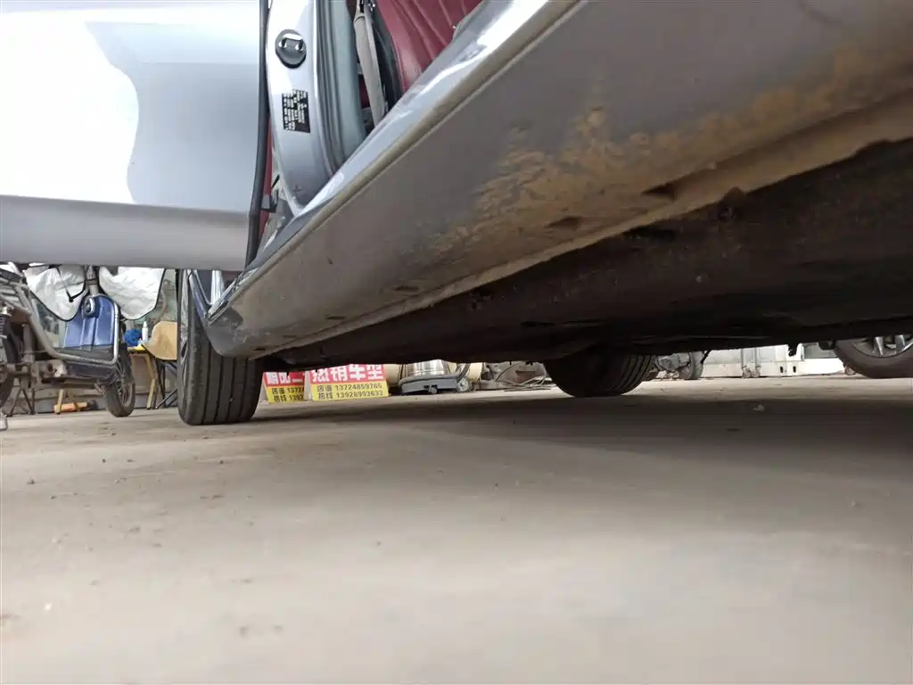 Hongqi H5 2023 2.0T Auto Smart Connect Flag Comfort фото 19