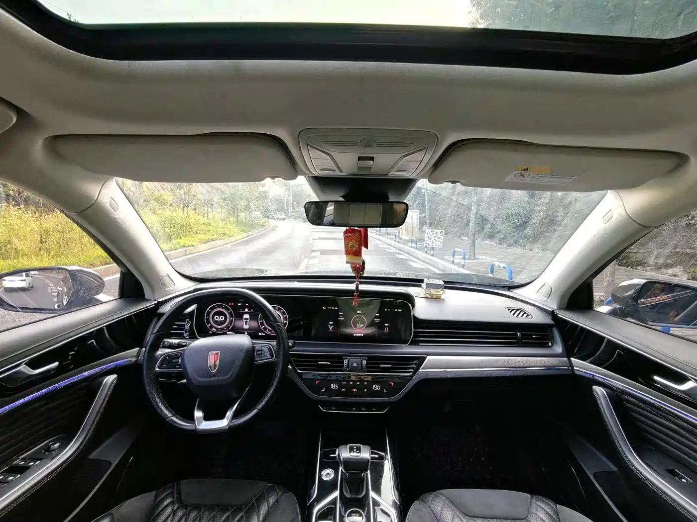 Hongqi HS5 2022 Facelift 2.0T Smart Flag Enjoyment Edition фото 5
