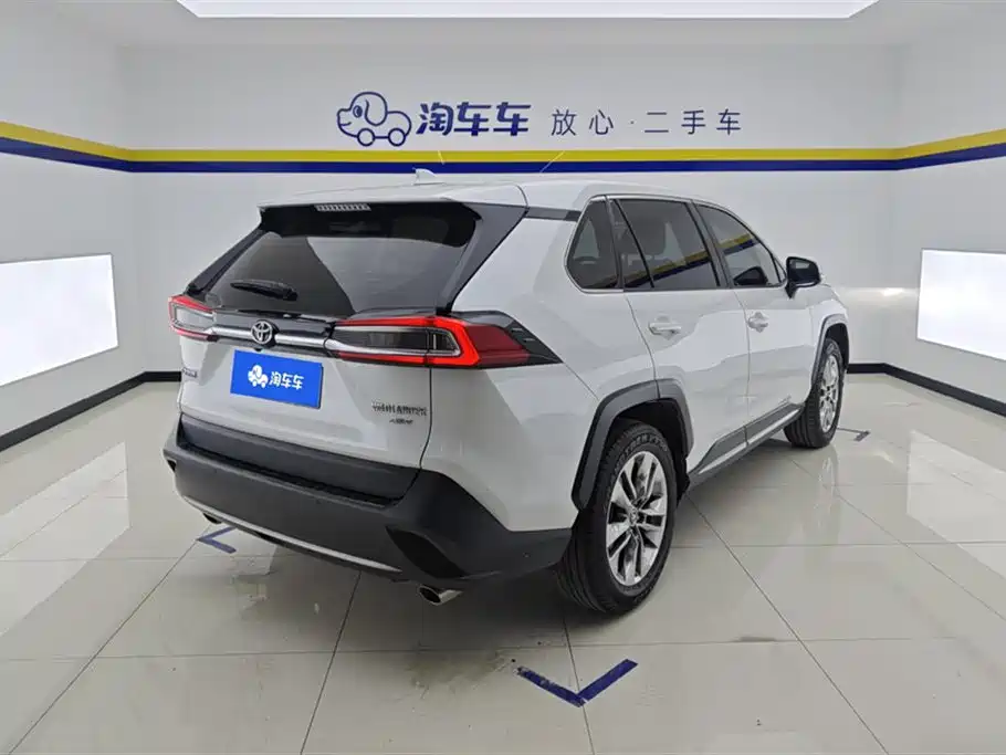Toyota Wildlander 2022 2.0L CVT AWD Luxury Edition фото 3