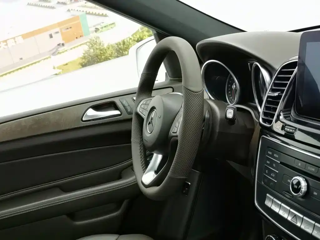 Фото 22 - Mercedes-Benz GLE