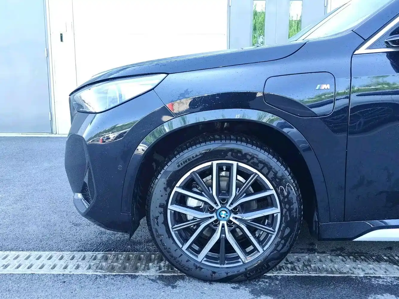 BMW iX1 2025 eDrive25L M Sport Package фото 3