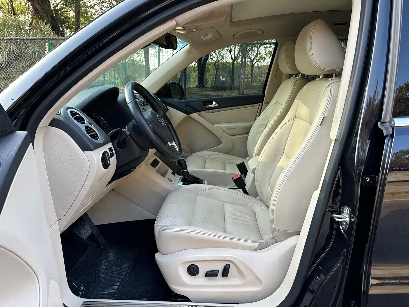 Volkswagen Tiguan 2015 1.8TSI Automatic 2WD Highline фото 11