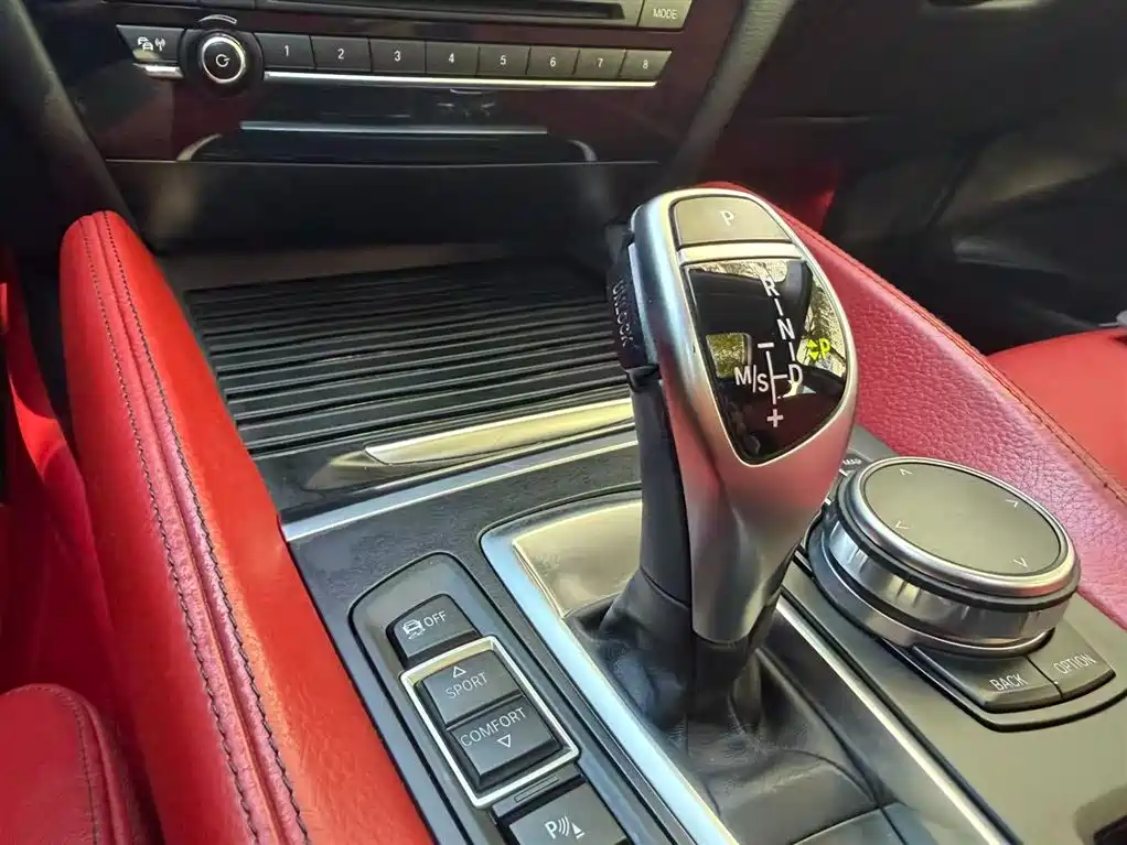 BMW X6 фото 17