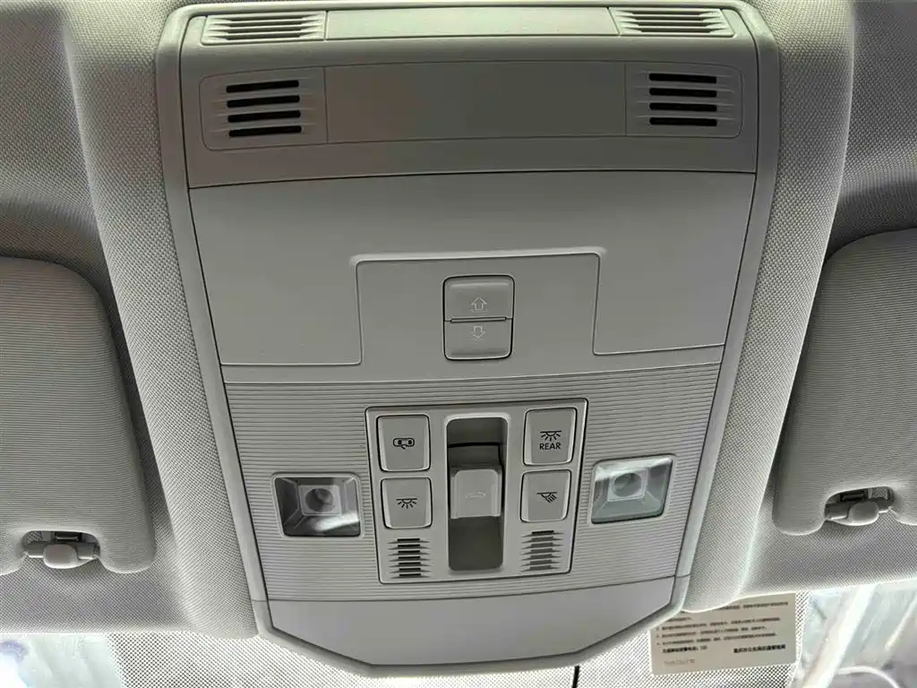 Volkswagen T-ROC 2023 280TSI DSG 2WD Time Edition фото 8