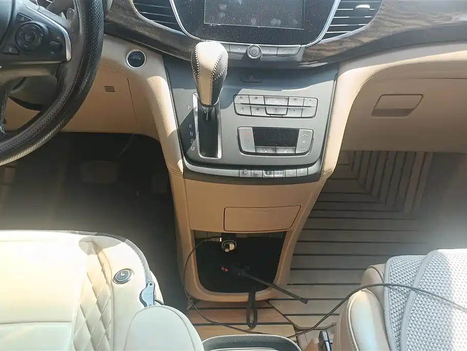 Buick GL8 2017 ES 28T Premium China V фото 16