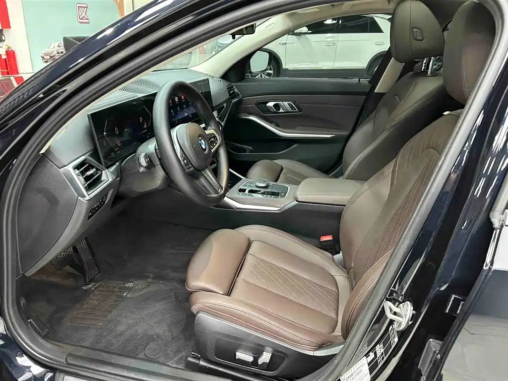 BMW 3 Series 2023 320i M Sport Package фото 11