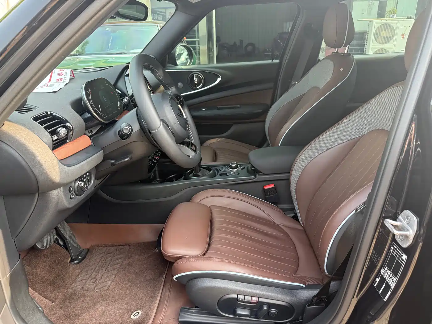 MINI CLUBMAN 2023 Final Edition The Last Gentleman Commemorative Edition фото 12