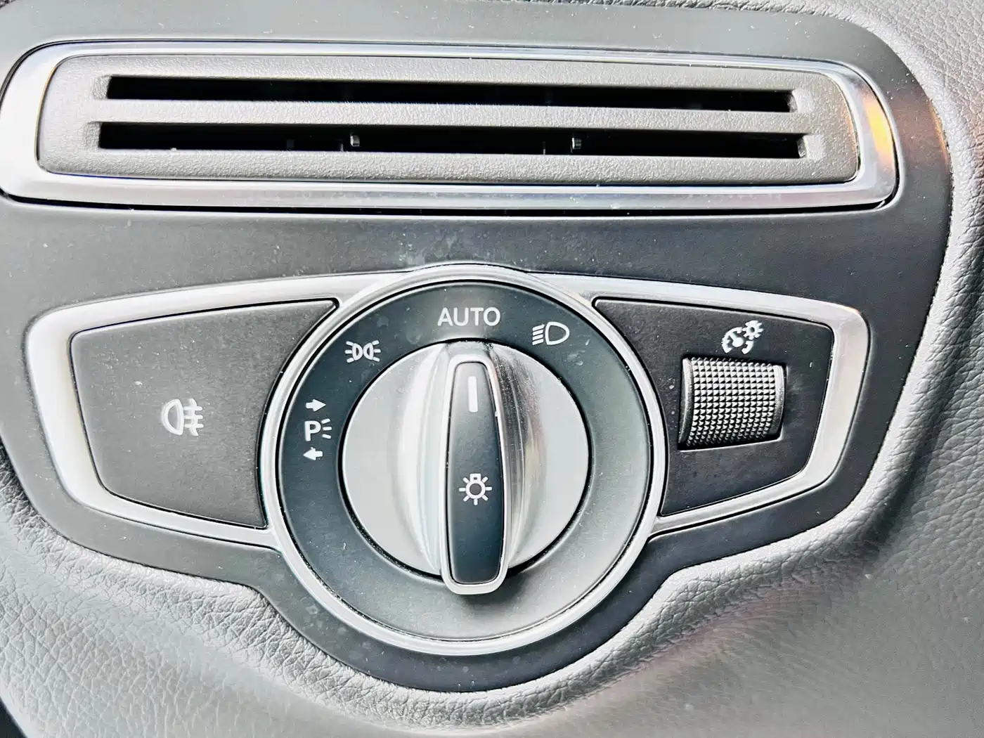 Mercedes-Benz GLC 2022 Model GLC 260 L 4MATIC Luxury Edition фото 12