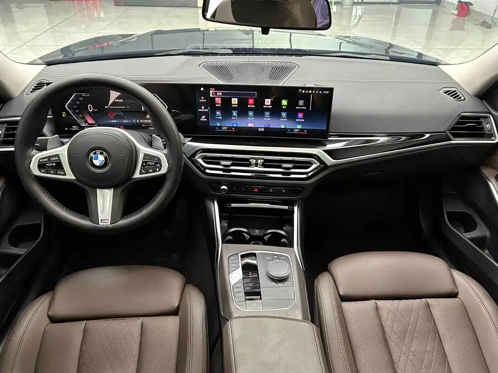 BMW 3 Series 2023 320i M Sport Package фото 2