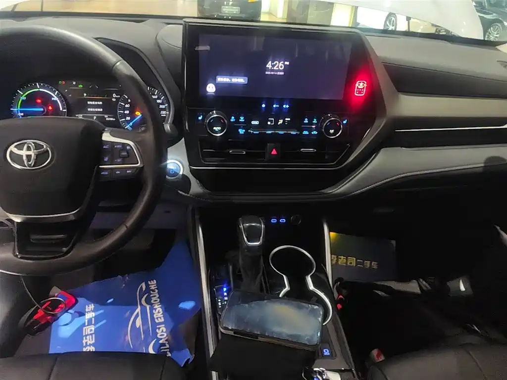 Toyota Highlander 2022 Model Dual Engine 2.5L 4WD Premium Edition 7-Seater фото 13